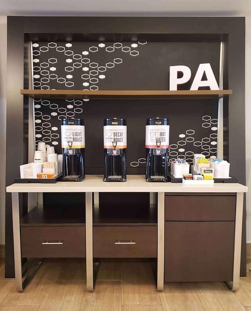 Hampton Inn Greensburg Kültér fotó