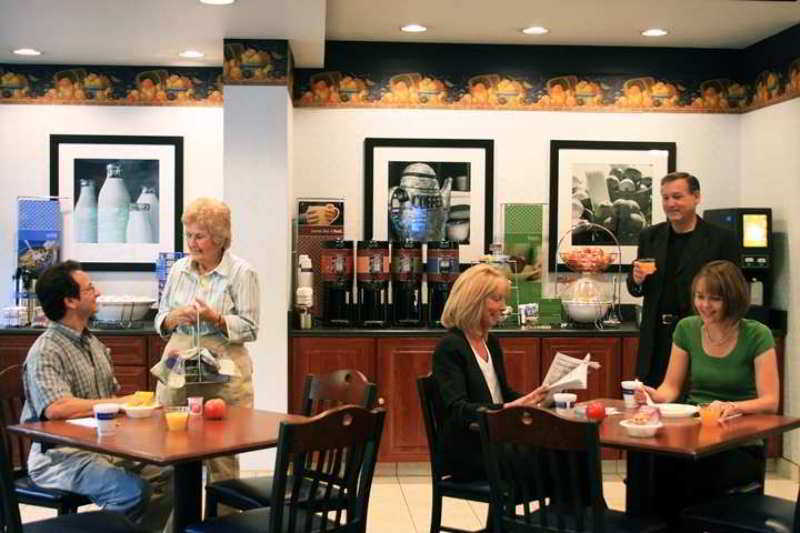 Hampton Inn Greensburg Étterem fotó